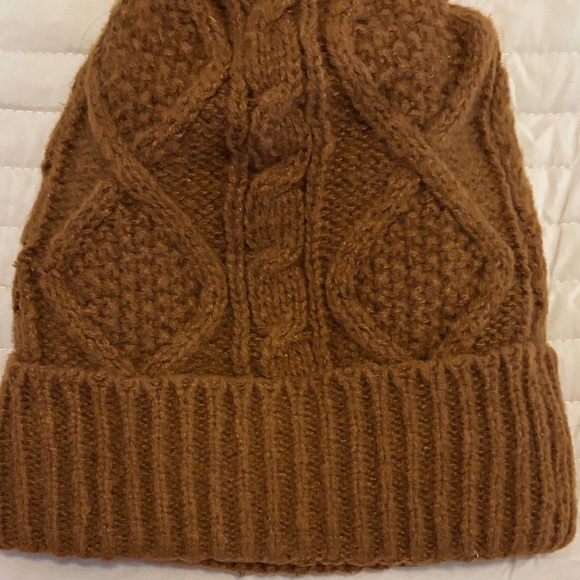 Cozy Brown Knit Pom-Pom Beanie - Picture 5 of 6